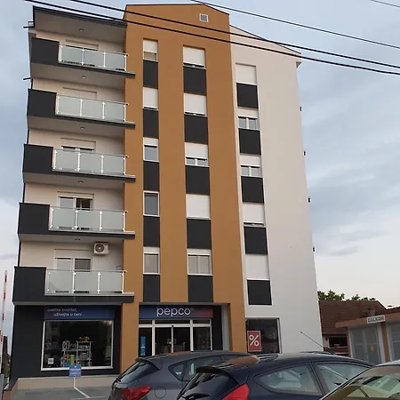 Jr Lux * 旧帕佐瓦